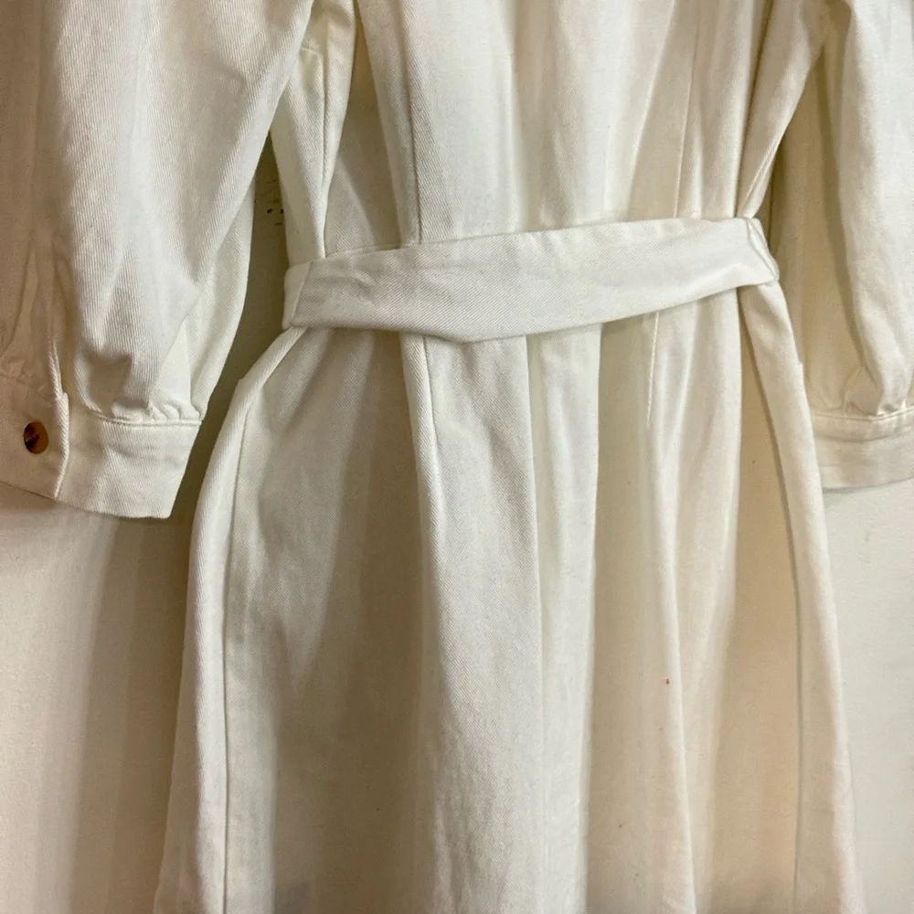 White Button-Up Dress with Belt - Picture 4 of 6